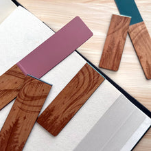 Load image into Gallery viewer, Northern Lights Magnetic Wooden Bookmarks