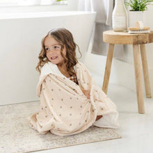 Load image into Gallery viewer, HOODED TOWELS