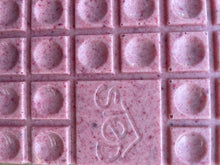 Load image into Gallery viewer, Mini Raspberry Cream White Chocolate