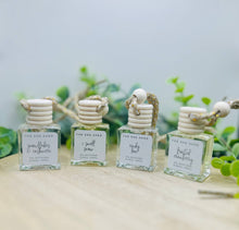 Load image into Gallery viewer, 10 ML CAR DIFFUSER - WINTER LINE