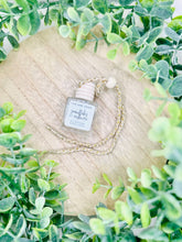 Load image into Gallery viewer, 10 ML CAR DIFFUSER - WINTER LINE