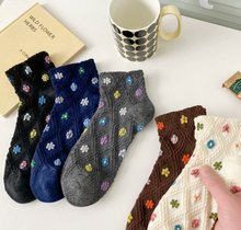 Load image into Gallery viewer, Colorful Daisy Flower Embroidery Socks
