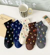 Load image into Gallery viewer, Colorful Daisy Flower Embroidery Socks
