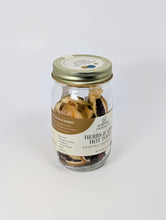 Load image into Gallery viewer, Herbs &amp; Apple Hot Toddy Cocktail Infusion Kit
